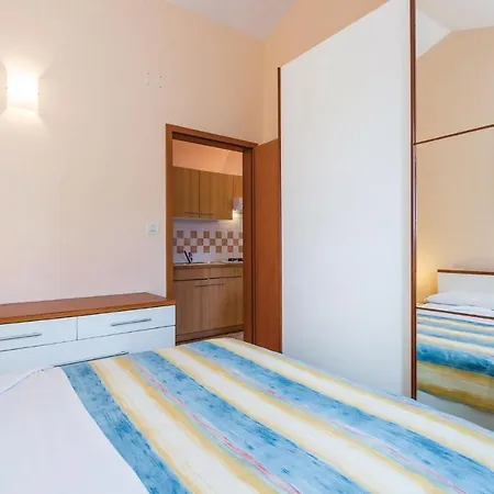 Awesome In Apartamento Mošćenička Draga