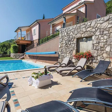 Stunning Apartment In Moscenicka Draga Mošćenička Draga