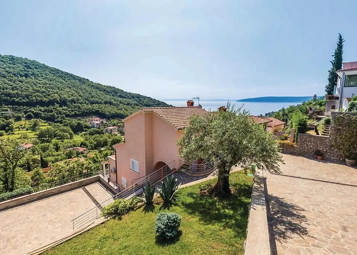 Stunning Apartment In Moscenicka Draga 아파트 *