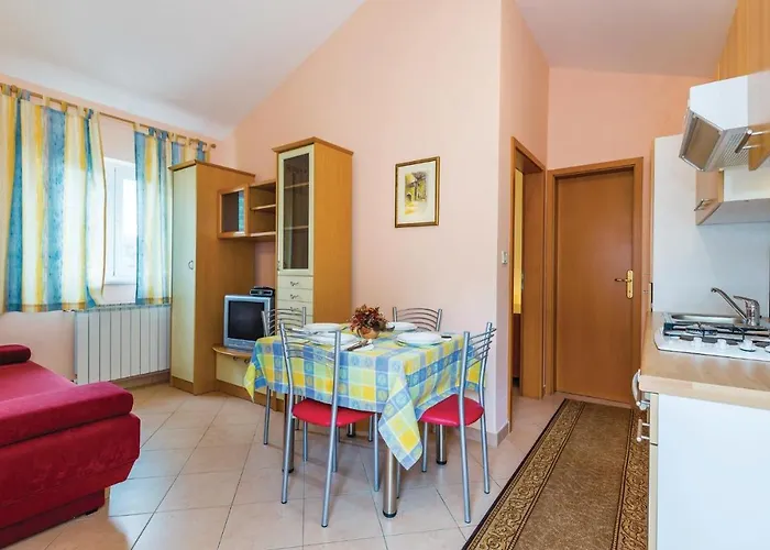 Stunning Apartment In Moscenicka Draga Mošćenička Draga