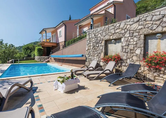 Stunning Apartment In Moscenicka Draga Mošćenička Draga